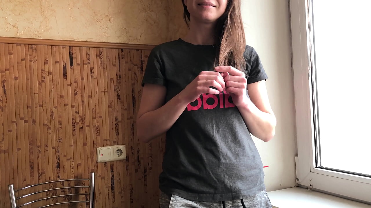 Brother Għen lil Stepsister biex tirrilassa qabel l-Ewwel Data. Dilettanti Russu b'titkellem